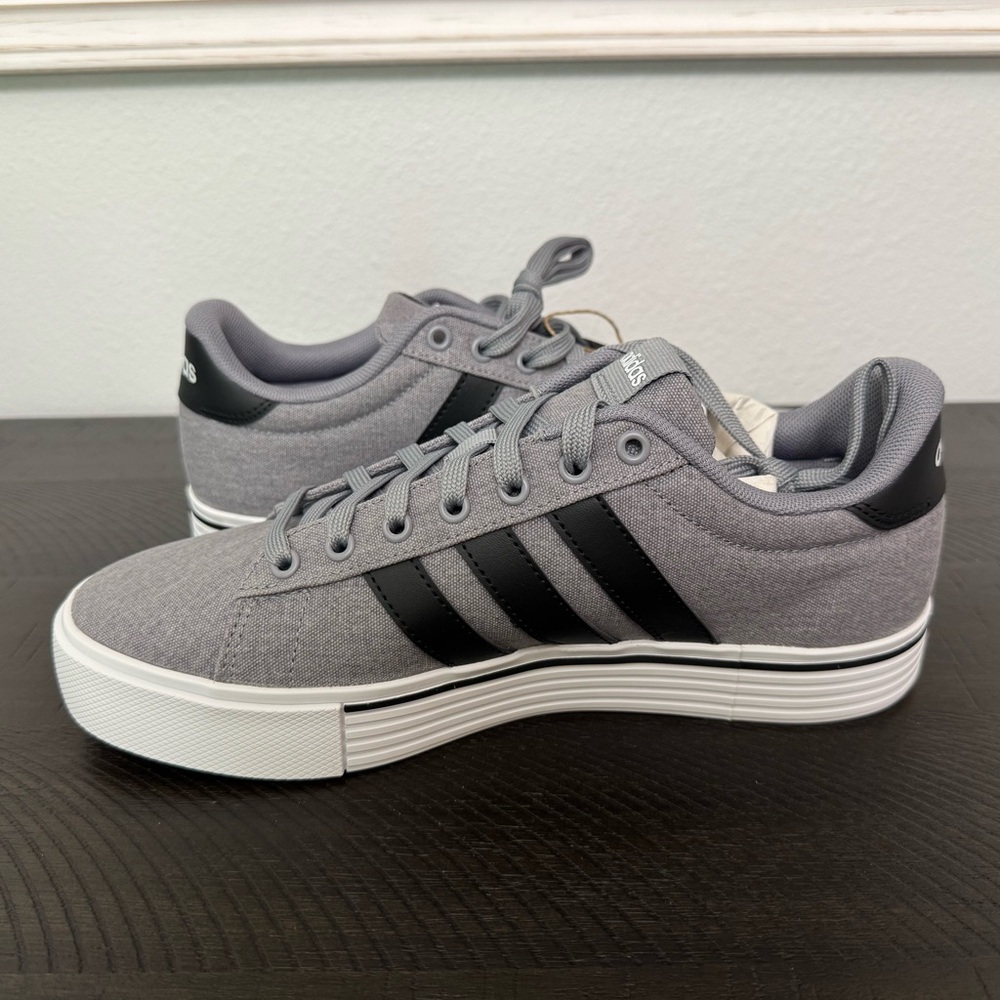 adidas Men's Gray Canvas Sneaker Shoe size 8 Mens 9 Women’s New